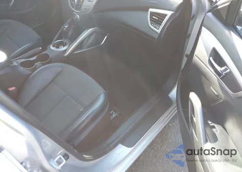 2015 Hyundai Veloster z USA, uszkodzony, nr VIN KMHTC6AD4FU221056